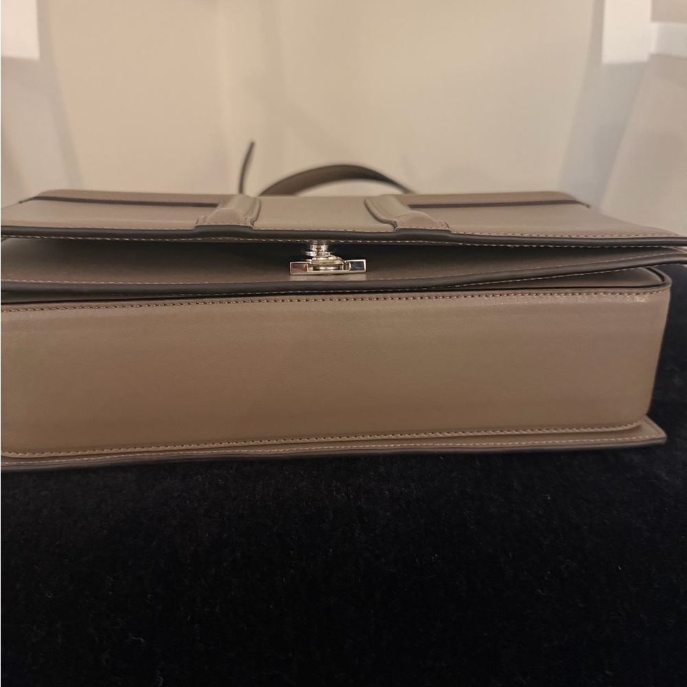 Toteme T-Flap Leather Shoulder Bag Taupe - Picture 11 of 14